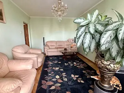 квартира за адресою Срібнокільська вул., 8