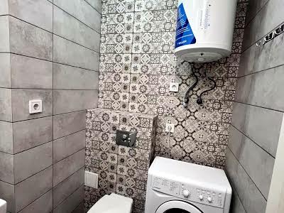 квартира за адресою Михайла Максимовича вул. (Онуфрія Трутенка), 28-Б