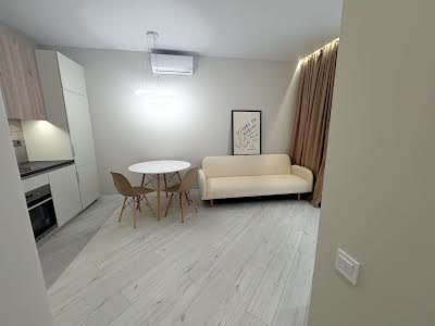 квартира за адресою Краснова вул., 3