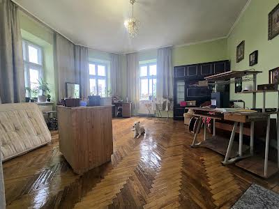 квартира за адресою Солодова вул., 1