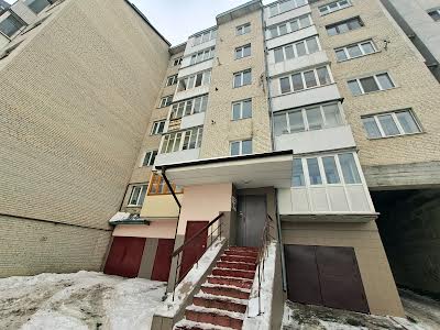 квартира по адресу Уласа Самчука, 32