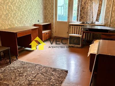 квартира за адресою Гната Хоткевича пров., 13