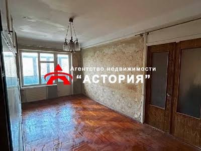 квартира за адресою Світла вул. (Будьонного), 4