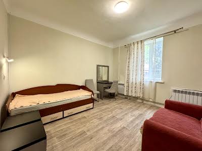 квартира за адресою Погранична, 248А
