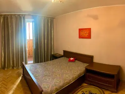 квартира за адресою Тарасівська вул., 20