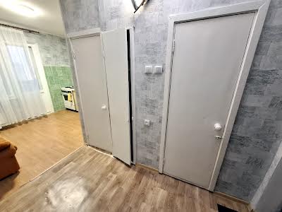 квартира за адресою Каштанова вул., 1/9