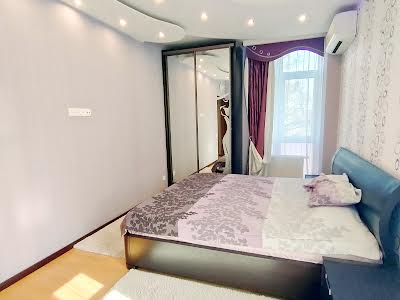 квартира за адресою Регенераторна вул., 4