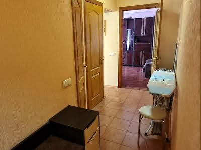 квартира за адресою Михайла Стельмаха вул., 6