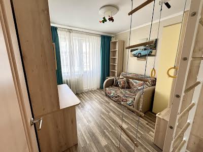 квартира за адресою Райдужна вул., 17-А