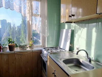 квартира за адресою Леся Курбаса просп., 10-Б