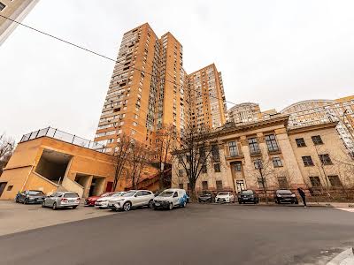 квартира по адресу Calle Dilova ул. (Димитрова), 2-Б