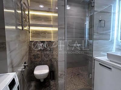 квартира за адресою Софії Русової вул., 7Г