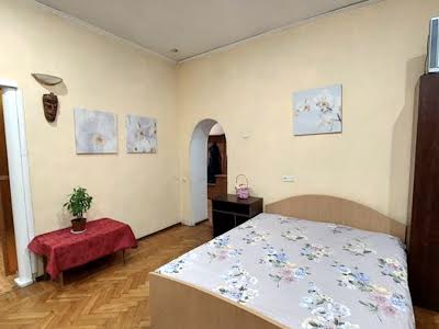 квартира за адресою Садова вул., 18