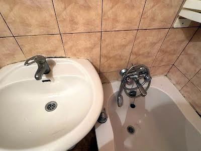 квартира за адресою Космонавтів вул., 44
