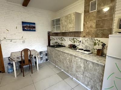 квартира за адресою Джерельна вул., 8