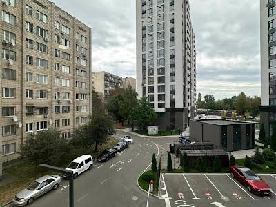 квартира за адресою Любомира Гузара просп. (Космонавта Комарова), 11
