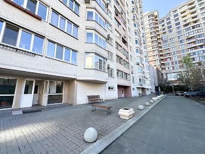 коммерческая по адресу Жилянская ул., 59