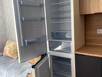 квартира по адресу Олександра Олеся ул., 7