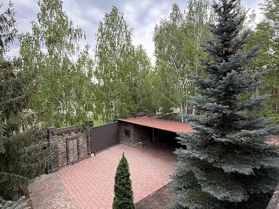 будинок за адресою травнева, 11