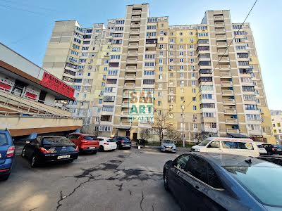 квартира за адресою Ревуцького вул., 44