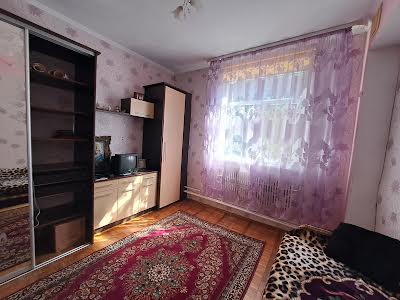 квартира за адресою Довженка вул., 13