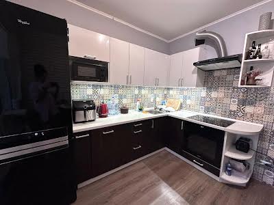 квартира за адресою Софії Русової вул., 3