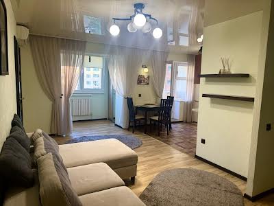 квартира за адресою Академіка Сахарова вул., 38