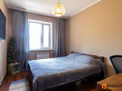квартира за адресою Ревуцького вул., 30/1