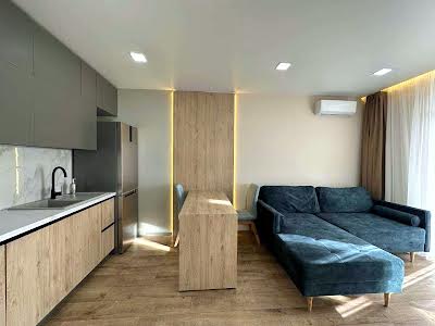 квартира за адресою Салютна вул., 2б