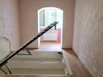 квартира за адресою 12-та Поздовжня вул., 16