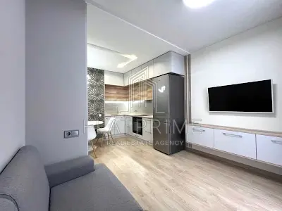 квартира за адресою Салютна вул., 2