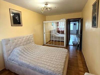 квартира по адресу Зои Гайдай ул., 7-А