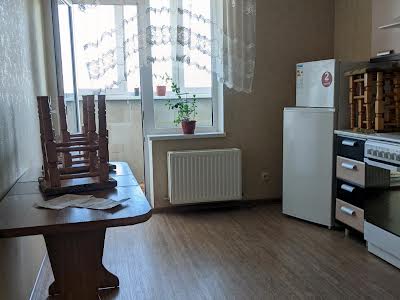 квартира за адресою Корольова Академіка вул., 72