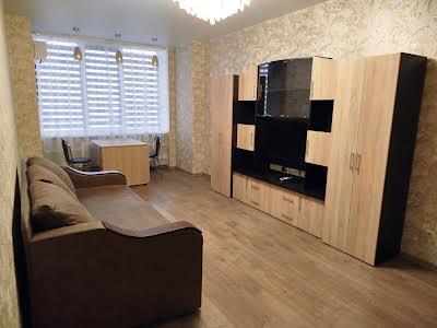 квартира за адресою Павла Чубинського вул., 7а