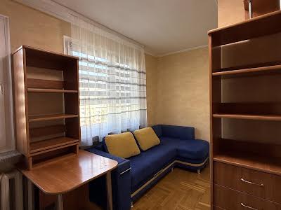 квартира за адресою Івана Кавалерідзе вул. (), 4