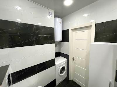 квартира за адресою Бориса Гмирі вул., 12б
