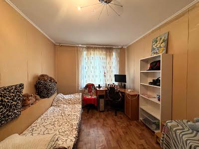 квартира за адресою Жоліо Кюрі вул., 64
