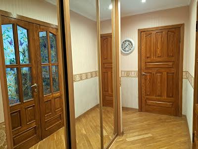 квартира за адресою Ревуцького вул., 44-Б