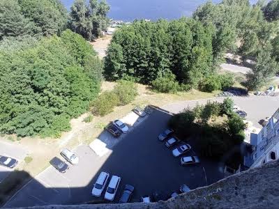 квартира за адресою Соснова вул., 10