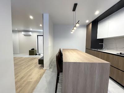 квартира за адресою Степана Бандери просп., 36