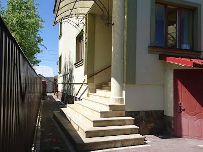 дом по адресу с. Лисиничи, Львівська