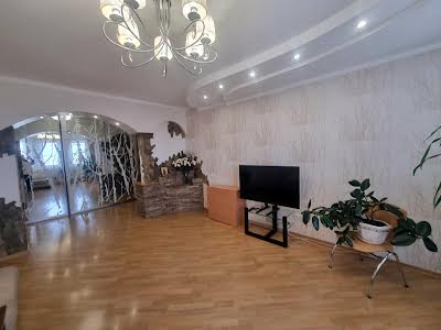 квартира по адресу Леся Курбаса просп., 5в