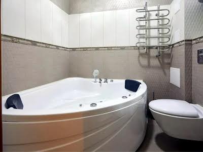 квартира за адресою Регенераторна вул., 4