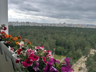 квартира за адресою Миколи Вінграновського вул., 2
