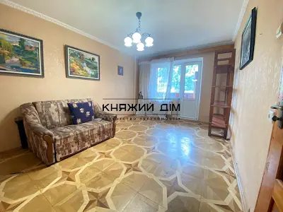 квартира за адресою Лариси Руденко вул., 13