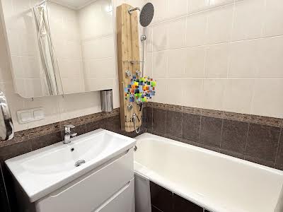квартира за адресою Озерна вул., 26