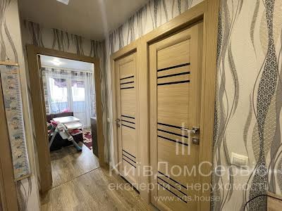 квартира за адресою Москаленка, 53