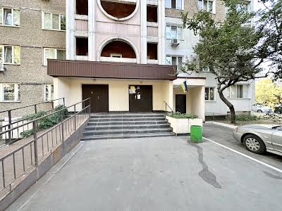 квартира за адресою Київ, Тростянецька вул., 6д