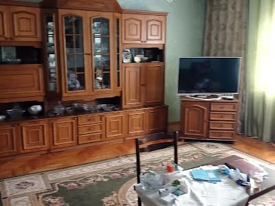 будинок за адресою революції, 3