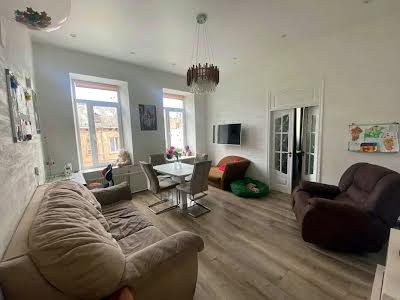 квартира за адресою Новосельського вул., 72